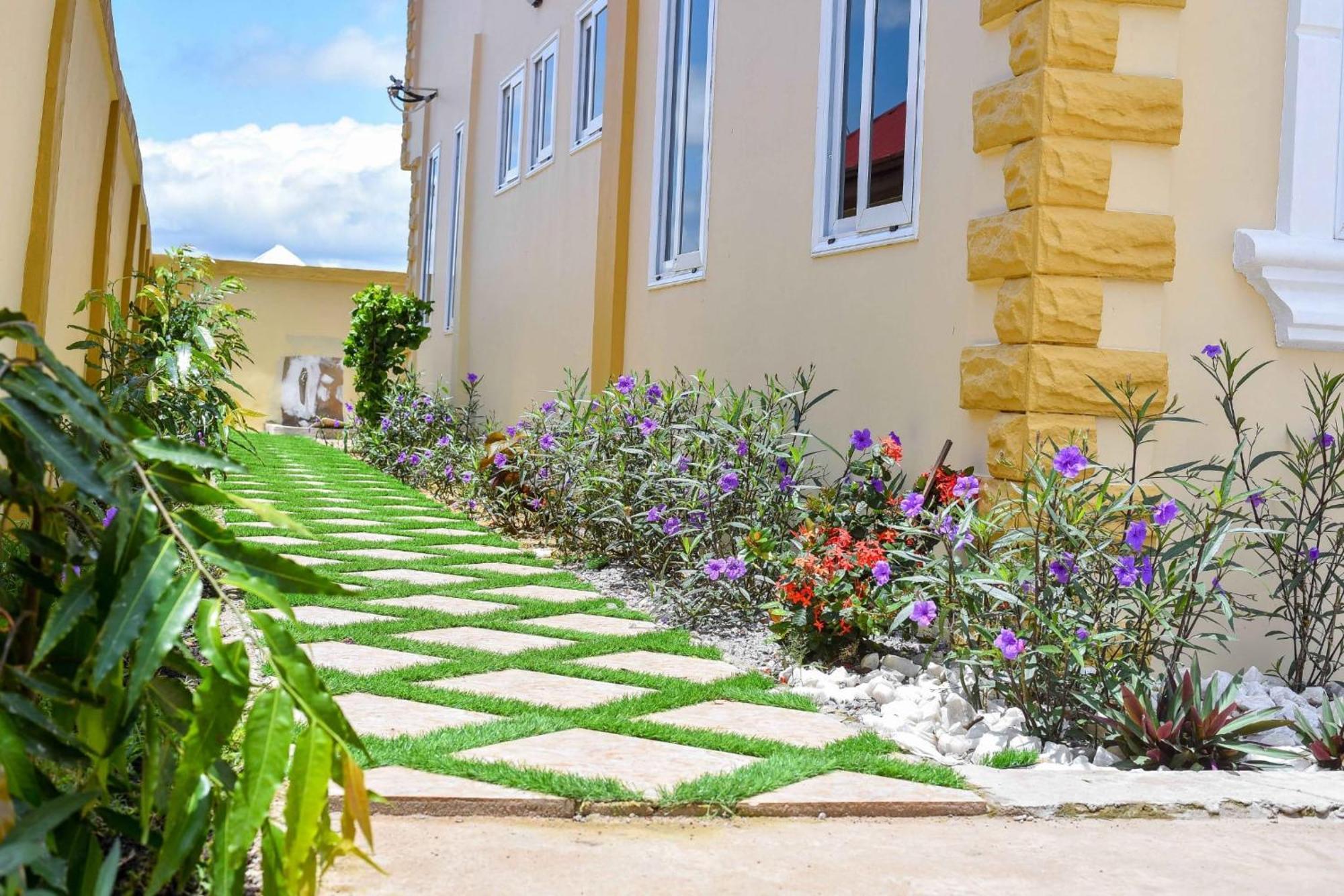 Seyramz Palace - Free Airport Pick Up - High Speed Starlink Wifi - Car Rental Tamale Eksteriør bilde